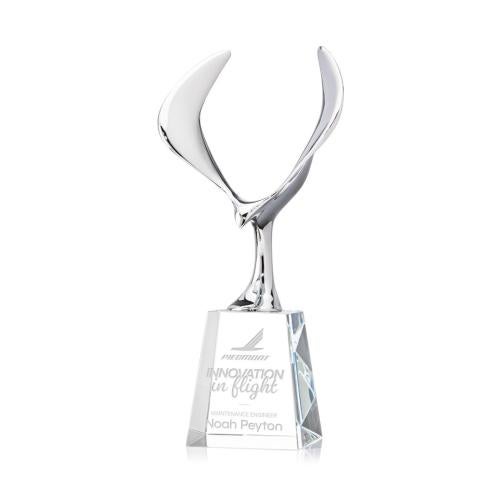 Awards and Plaques - Crystal Trophies - Maverick Eagle on Medium Base Clear Animals Crystal Trophy