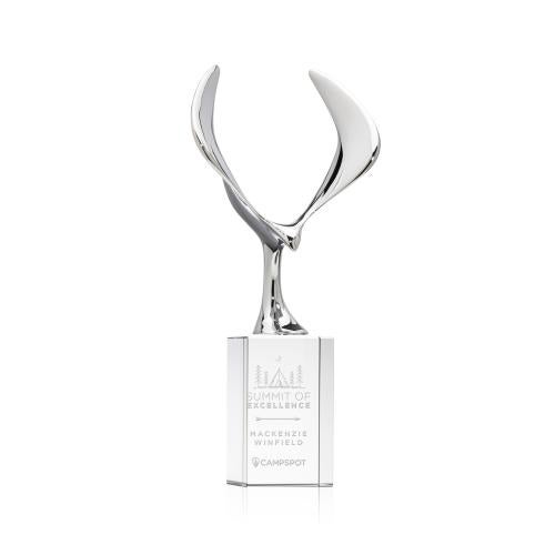 Awards and Plaques - Crystal Trophies - Maverick Eagle on Yoder Base Clear Animals Crystal Trophy